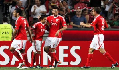 Benfica vence e isola-se provisoriamente no primeiro lugar